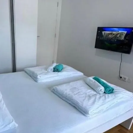 Lux 特雷比涅